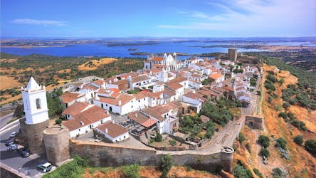 Tour de Évora y Monsaraz con cata de vinos desde Lisboa